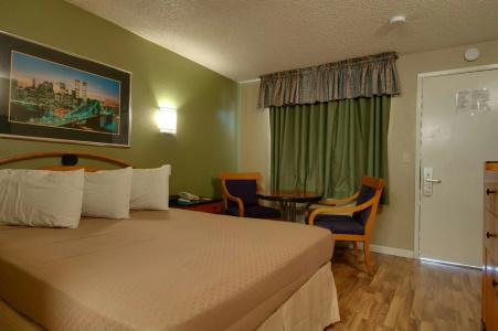 Vagabond Inn North - 11