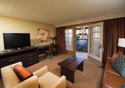DoubleTree Suites by Hilton Tucson-Williams Center - 82