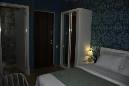 Vere Corner - 50