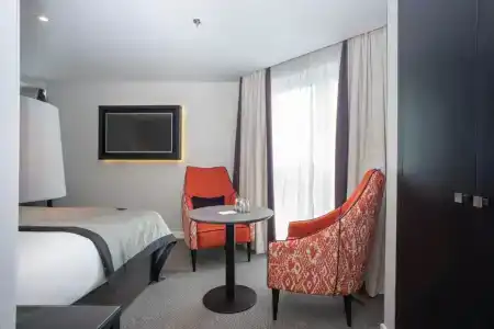 Ten Hill Place - 38