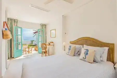 The Sea Club - 129