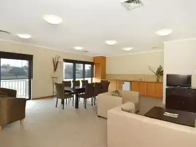 Best Western Motor Inn & Serviced - 127