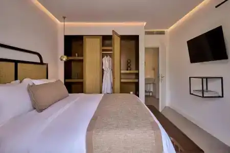 Alleys Boutique & Spa - 206