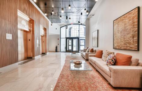 Global Luxury Suites Downtown - 11