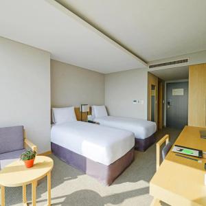 Best Western Harbor Park - 42