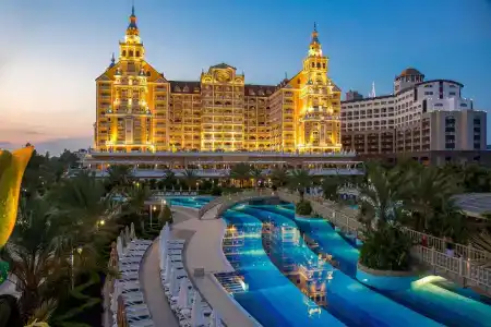 Royal Holiday Palace - 1