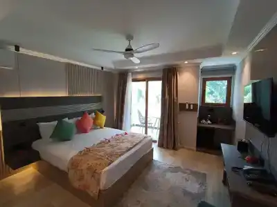Crown Beach Seychelles - 45