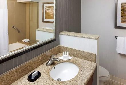 Courtyard by Marriott Miami at Dolphin Mall - 43