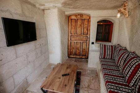 Elite Cave Suites - 13