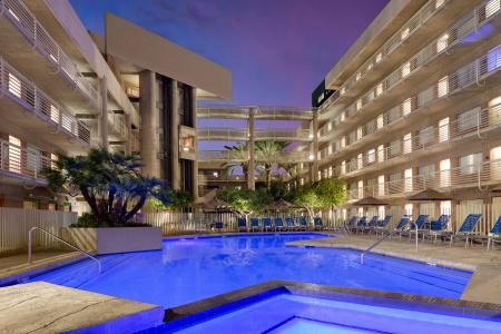 DoubleTree Suites by Hilton Phoenix - 16