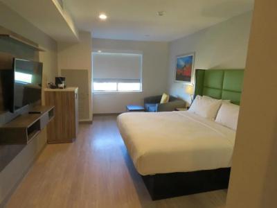 Wyndham Garden - 14