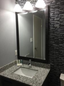Quality Inn - 32