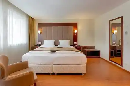 Palast - 14