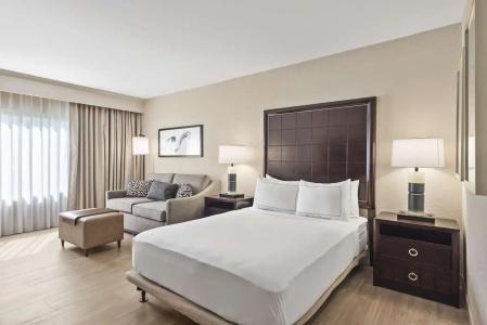 DoubleTree by Hilton - 36