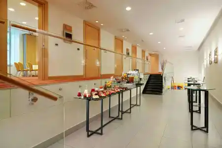 Courtyard by Marriott Budapest City Center - 27
