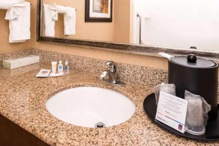 Comfort Suites Airport Convention Center - 39
