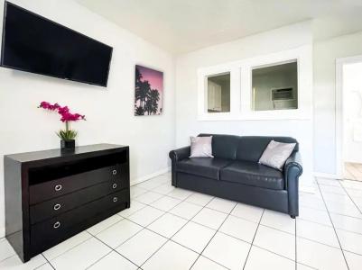 Hollywood Beachs - 111