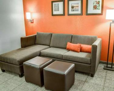 Comfort Suites South - 34