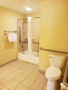 Quality Inn & Suites Vancouver - 9