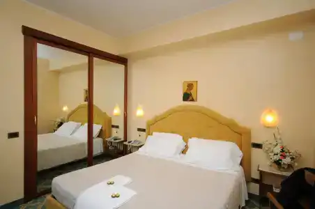 Grand Excelsior - 4