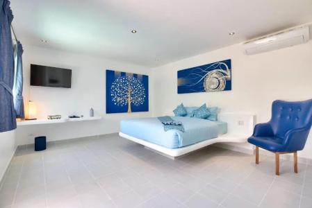 La Perle Luxury Boutique - 32