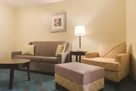 Hilton Garden Inn - 6