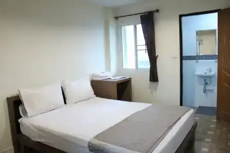 Samsen Sam Place - 56