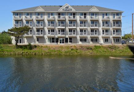 River Inn at - 13