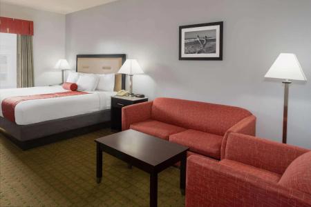 Days Inn & Suites by Wyndham - 99