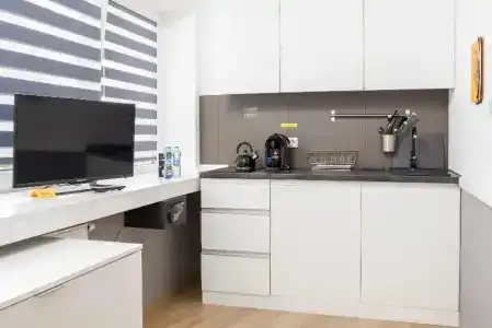 Corner - 27