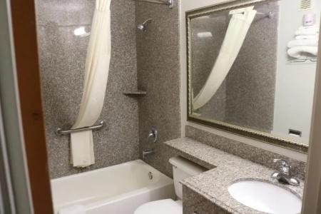 Super 8 by Wyndham San Antonio/I-35 North - 16
