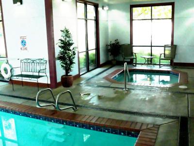 Rogue Regency Inn & Suites - 13