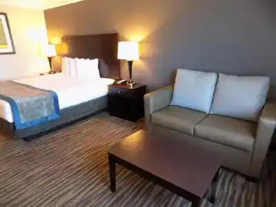 Best Western West - 44