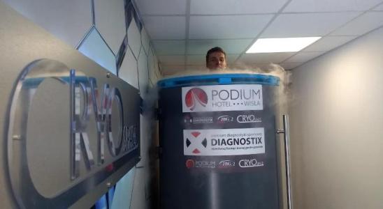 Podium - 12