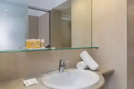 Best Western Plus Plaza - 58