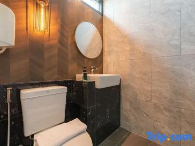 L Nimman - 66