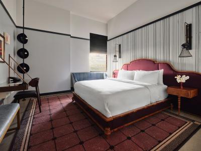 Holiday Inn Express Waterfront, An Ihg - 4