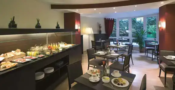 Nh Frankfurt Villa - 11