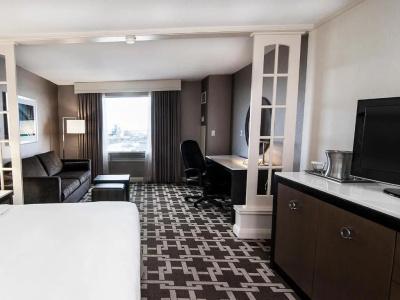 Hilton/ Fallsview and Suites - 90