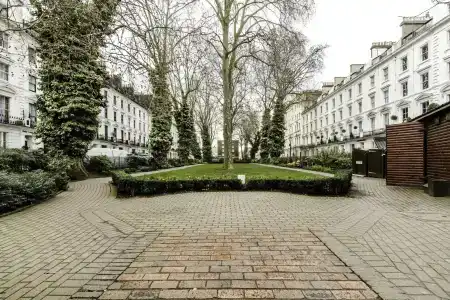 Tudor Court - 21