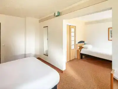 ibis Ouest Luce - 55