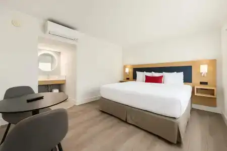 Ramada by Wyndham Los Angeles/Downtown West - 37
