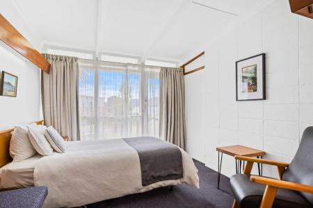 Riverfront & Villas - 27