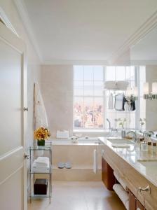 The Pierre, a Taj, New York - 8