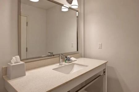 Four Points by Sheraton - 72