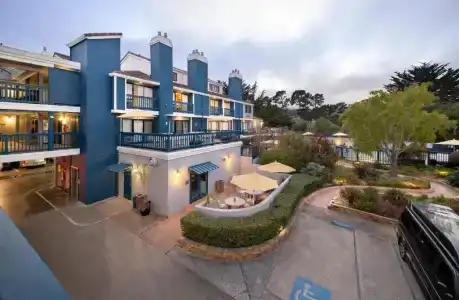 Mariposa Inn and Suites - 0
