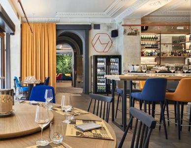 The Modernist - 8