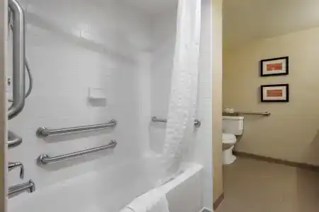 Comfort Inn The Pointe - 7