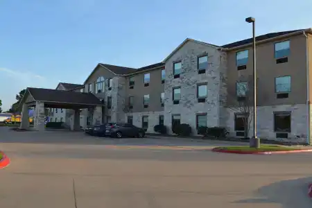 Microtel Inn & Suites by Wyndham College Station - 0