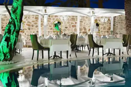 Elegance East - 8